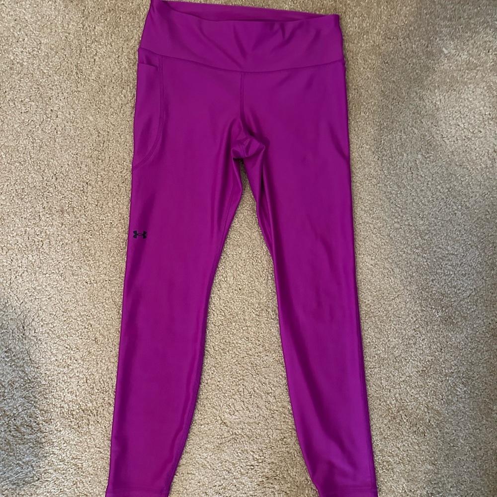 NWOT No Slip Waist Under Armour Magenta Size Large